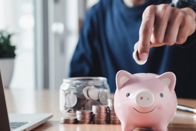 10 Simple Ways to Save Money This Summer