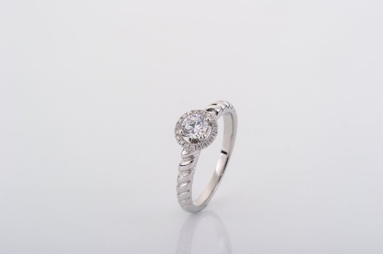 Affordable Diamond Engagement Rings: A Comprehensive Guide
